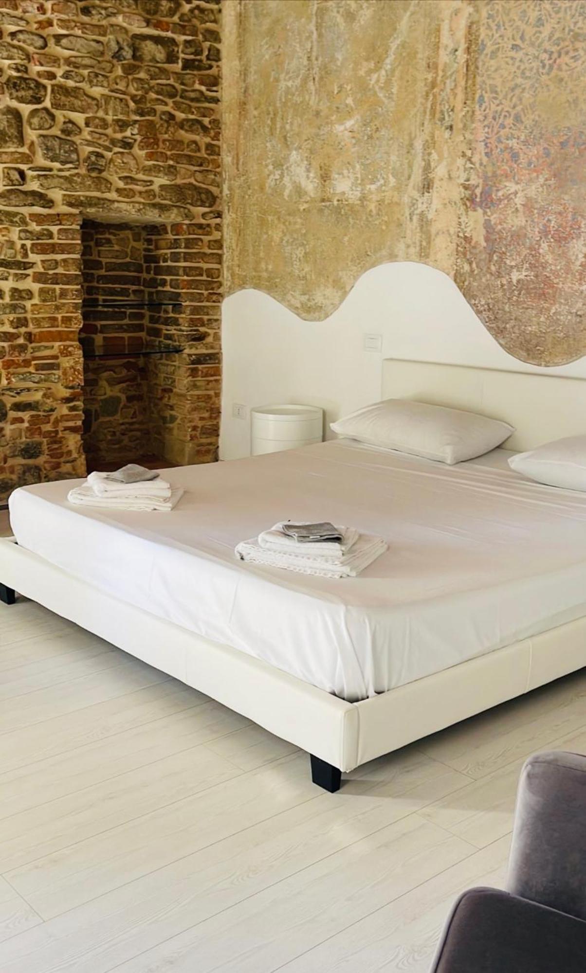 Appartement La Torre Di Borgunto - Piazza Grande à Arezzo Extérieur photo